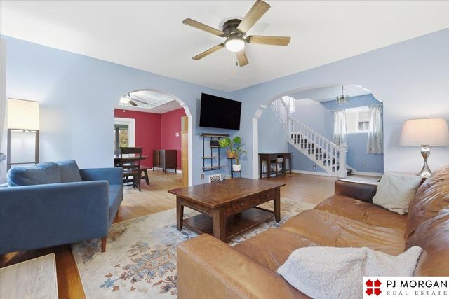 2806 S 33rd Street, Omaha, NE 68105