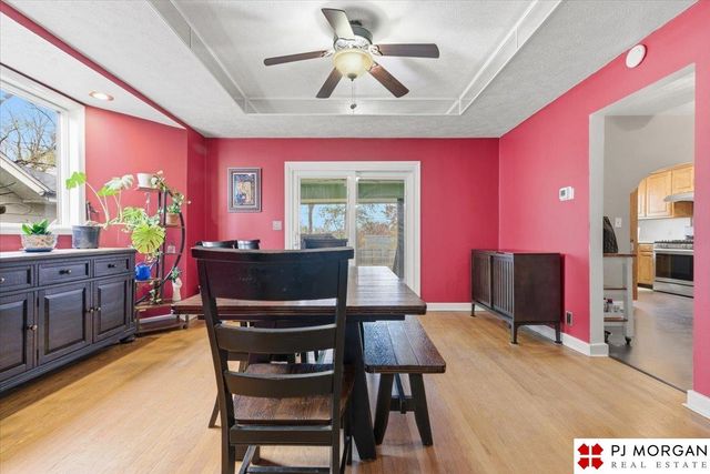 2806 S 33rd Street, Omaha, NE 68105