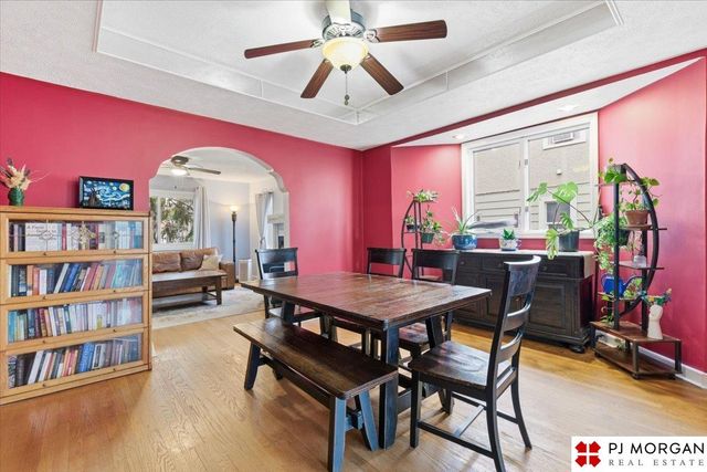 2806 S 33rd Street, Omaha, NE 68105