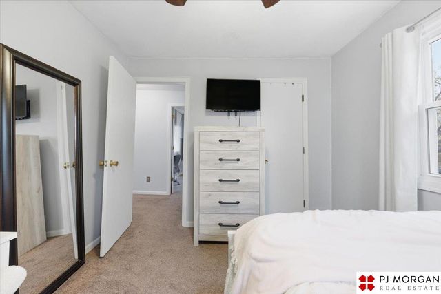 2806 S 33rd Street, Omaha, NE 68105