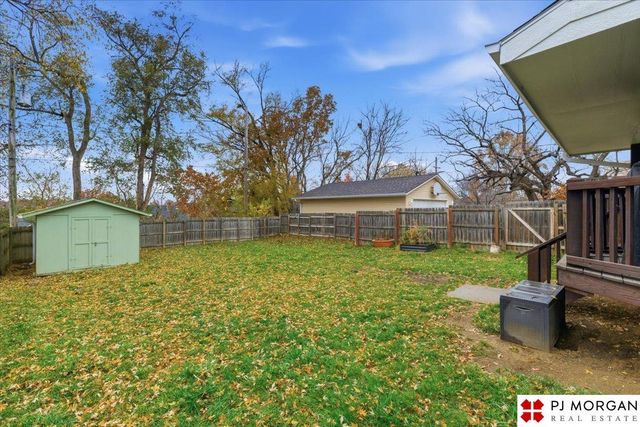 2806 S 33rd Street, Omaha, NE 68105