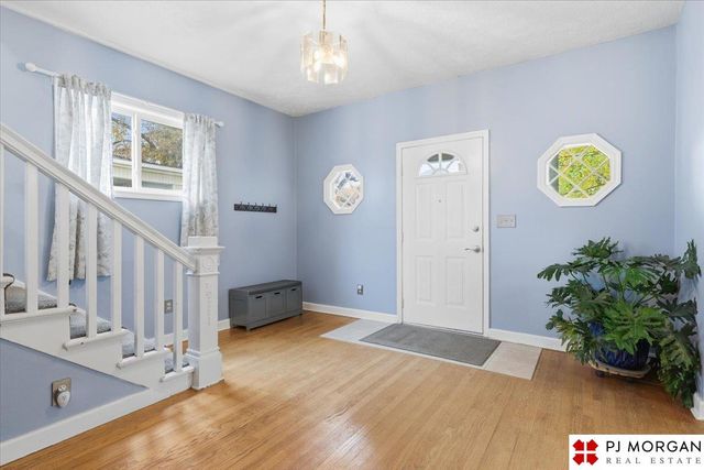 2806 S 33rd Street, Omaha, NE 68105