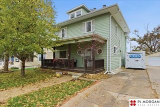 2806 S 33rd Street, Omaha, NE 68105