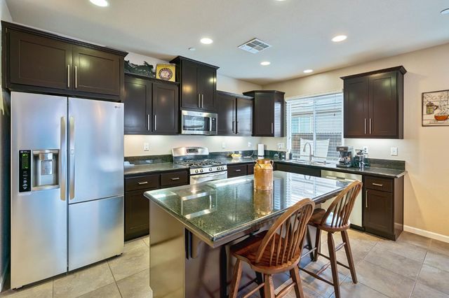 12389 Muir Trail Way, Rancho Cordova, CA 95742