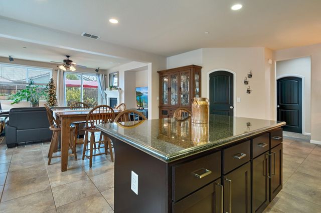 12389 Muir Trail Way, Rancho Cordova, CA 95742