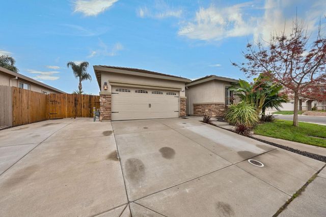 12389 Muir Trail Way, Rancho Cordova, CA 95742