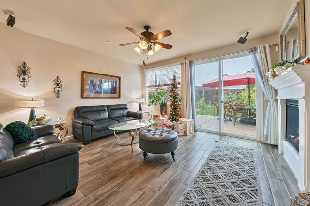 12389 Muir Trail Way, Rancho Cordova, CA 95742