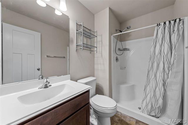 325 Spring Valley Drive, Winfield, MO 63389