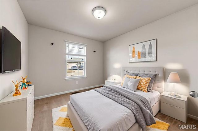 325 Spring Valley Drive, Winfield, MO 63389