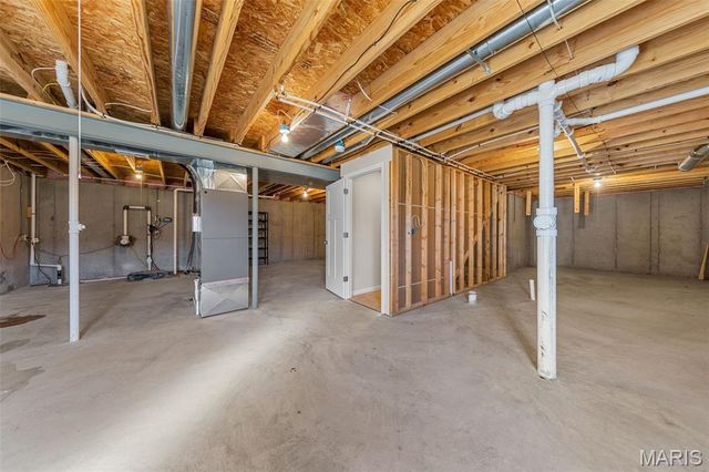 325 Spring Valley Drive, Winfield, MO 63389