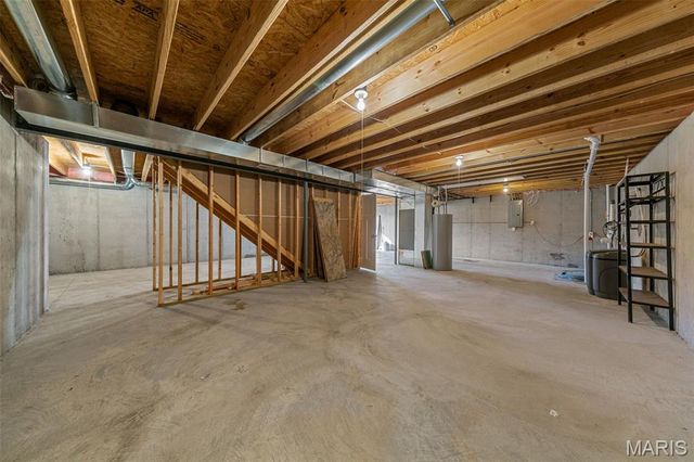 325 Spring Valley Drive, Winfield, MO 63389