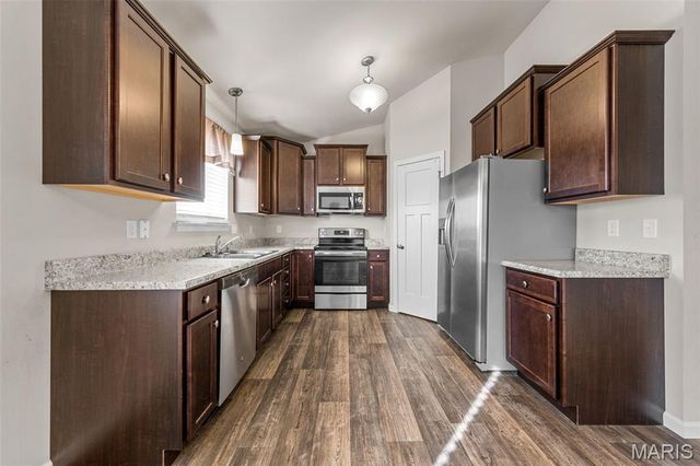 325 Spring Valley Drive, Winfield, MO 63389