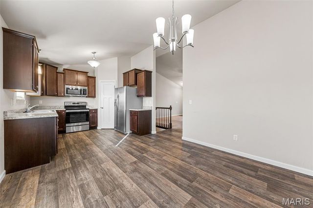 325 Spring Valley Drive, Winfield, MO 63389