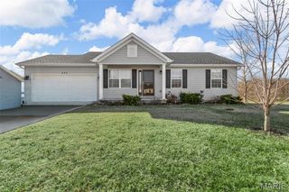 325 Spring Valley Drive, Winfield, MO 63389