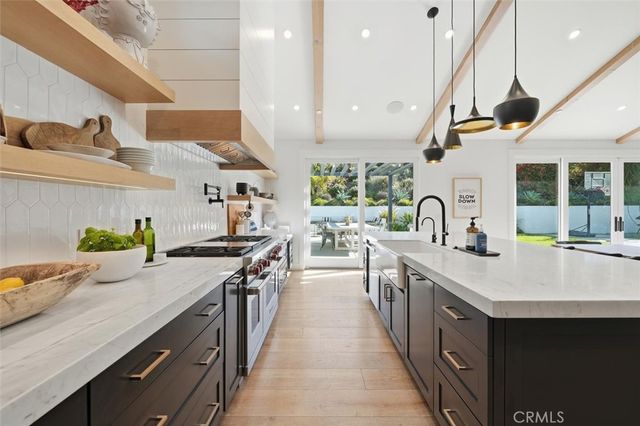 2848 Carob, Newport Beach, CA 92660