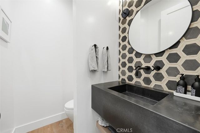 2848 Carob, Newport Beach, CA 92660