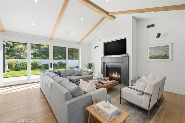 2848 Carob, Newport Beach, CA 92660