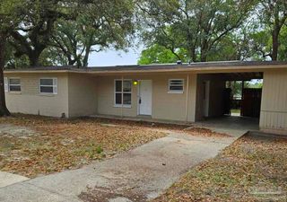 5 Huntington Dr, Pensacola, FL 32506