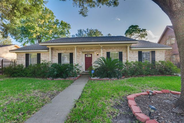 9223 Sandstone Street, Houston, TX 77036