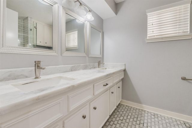 9223 Sandstone Street, Houston, TX 77036