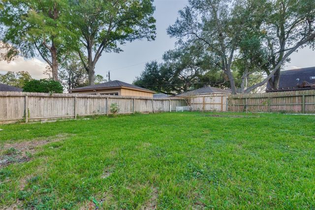 9223 Sandstone Street, Houston, TX 77036