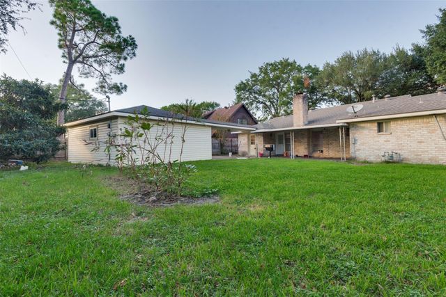 9223 Sandstone Street, Houston, TX 77036