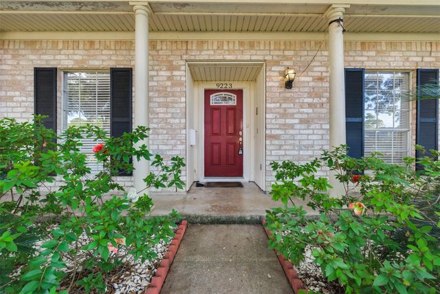 9223 Sandstone Street, Houston, TX 77036