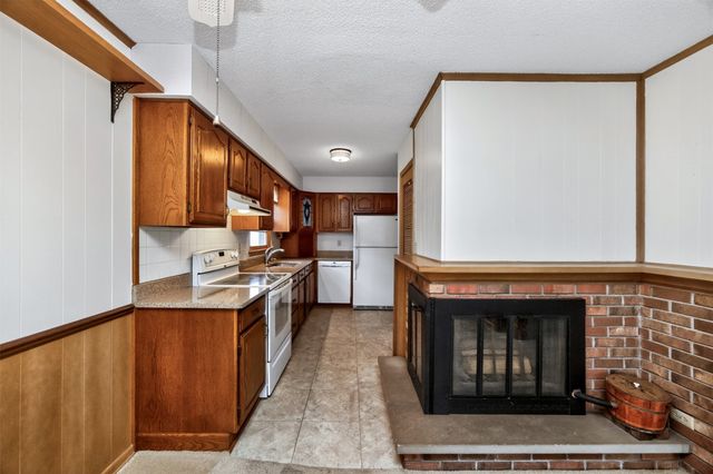 2012 66th Street, Windsor Heights, IA 50324