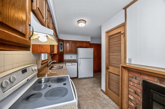 2012 66th Street, Windsor Heights, IA 50324