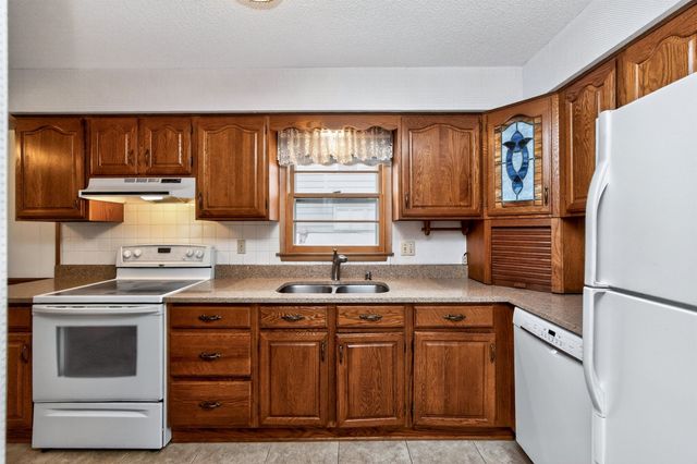 2012 66th Street, Windsor Heights, IA 50324