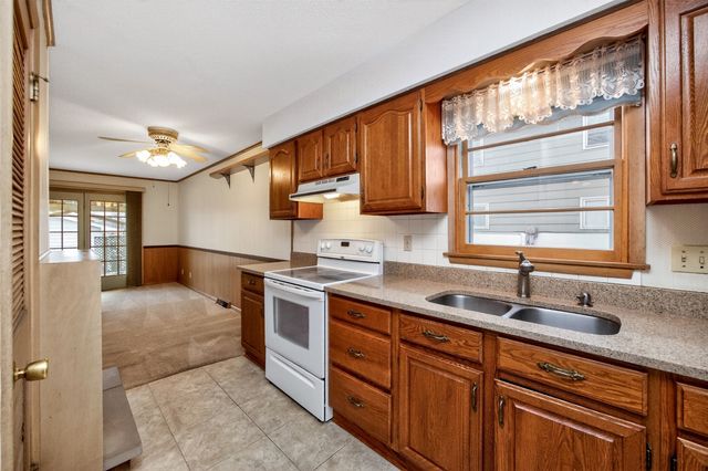 2012 66th Street, Windsor Heights, IA 50324