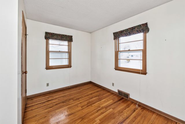 2012 66th Street, Windsor Heights, IA 50324