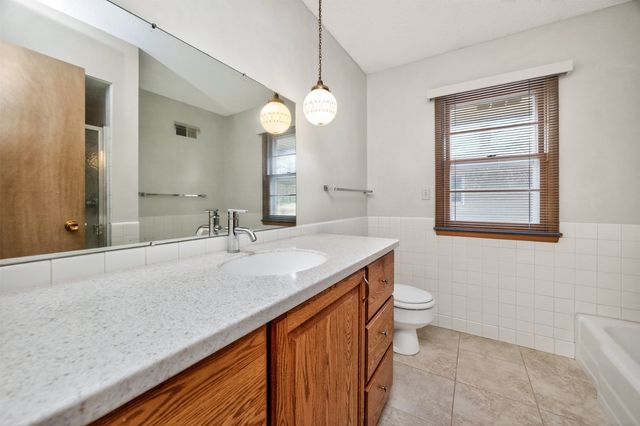 2012 66th Street, Windsor Heights, IA 50324