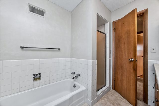 2012 66th Street, Windsor Heights, IA 50324