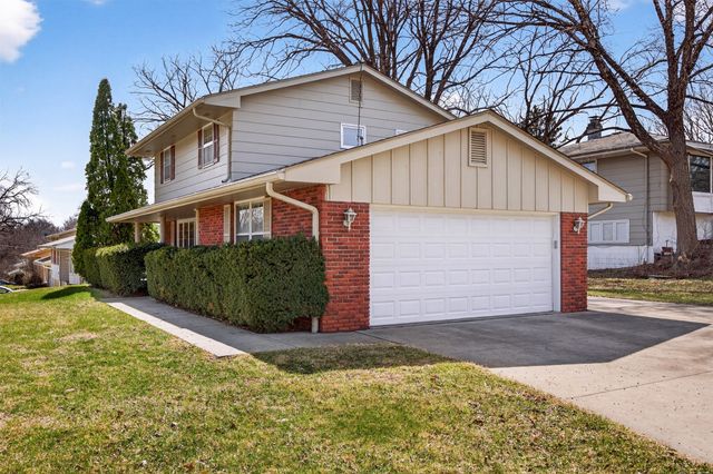 2012 66th Street, Windsor Heights, IA 50324