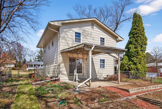 2012 66th Street, Windsor Heights, IA 50324