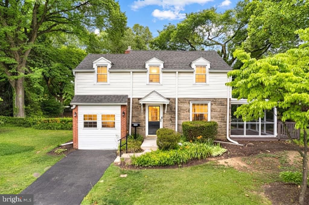 Image 1 of property listing at 776 BROOKE RD, Glenside, PA 19038