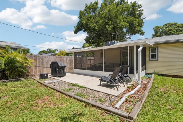 4218 6TH AVENUE N, St Petersburg, FL 33713