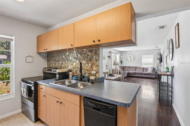 4218 6TH AVENUE N, St Petersburg, FL 33713