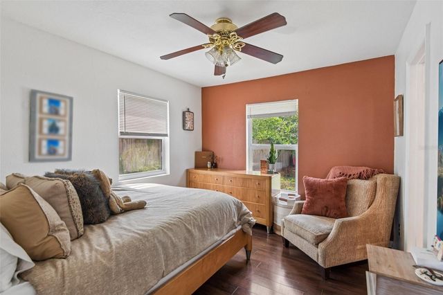 4218 6TH AVENUE N, St Petersburg, FL 33713
