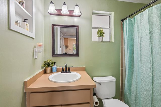 4218 6TH AVENUE N, St Petersburg, FL 33713