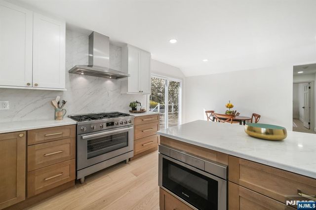 183 Wyckoff Avenue, Wyckoff, NJ 07481