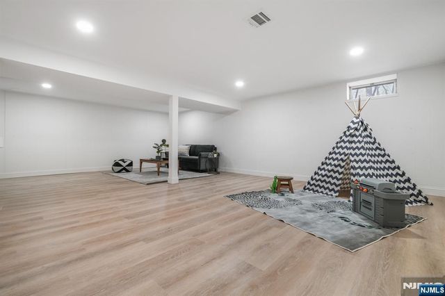 183 Wyckoff Avenue, Wyckoff, NJ 07481