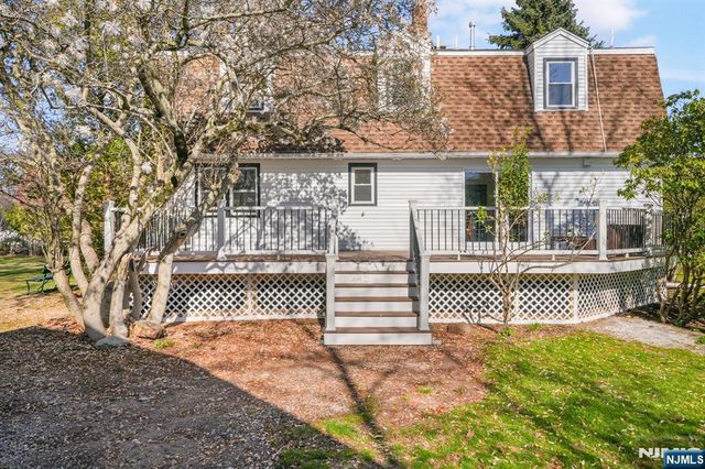 183 Wyckoff Avenue, Wyckoff, NJ 07481