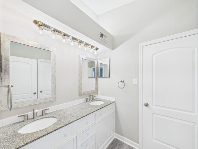 8055 Cambridge Street 26, Houston, TX 77054