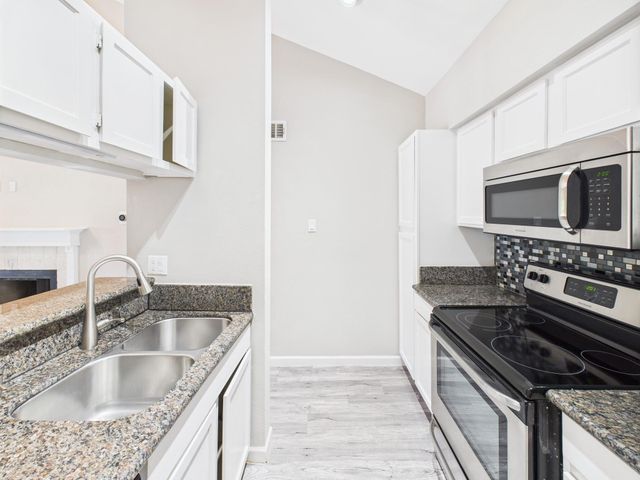 8055 Cambridge Street 26, Houston, TX 77054