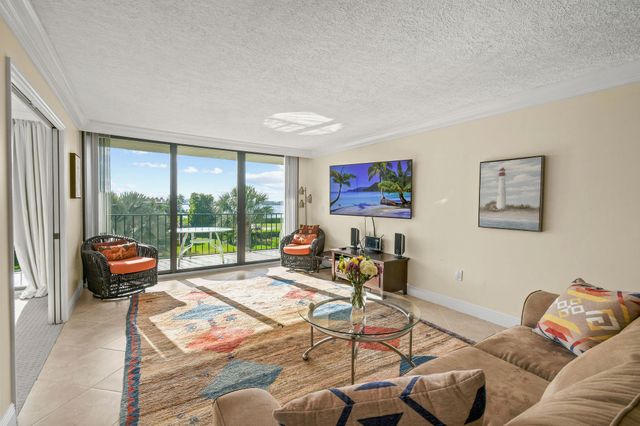 3460 S Ocean Boulevard 2090, Palm Beach, FL 33480