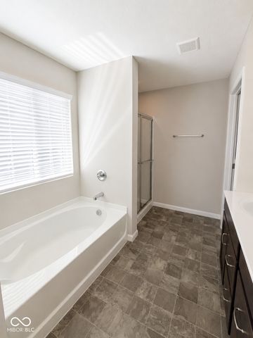 6297 N Woodhaven Drive, Mccordsville, IN 46055