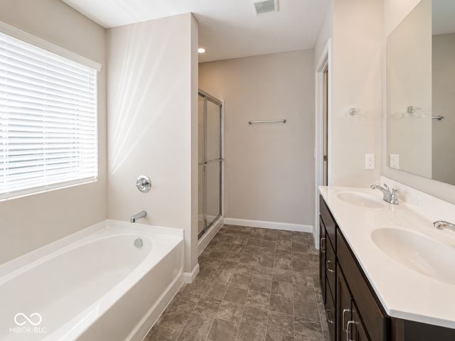 6297 N Woodhaven Drive, Mccordsville, IN 46055