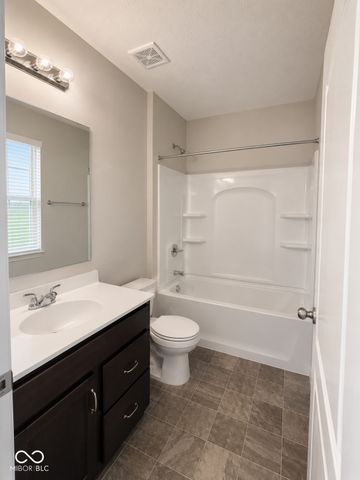 6297 N Woodhaven Drive, Mccordsville, IN 46055